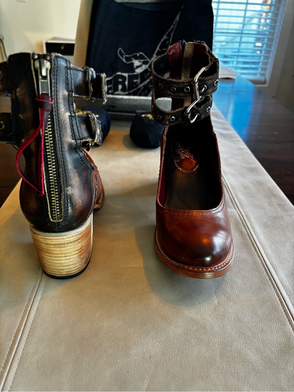 New in box Freebird by Steven-Candella in Cognac - Picture 4 of 11
